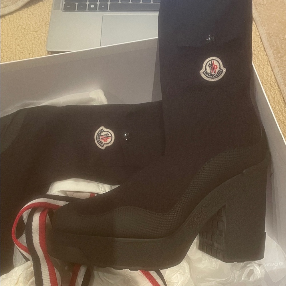 Moncler Black splits pocket boots size 39 Authentic - Picture 2 of 10